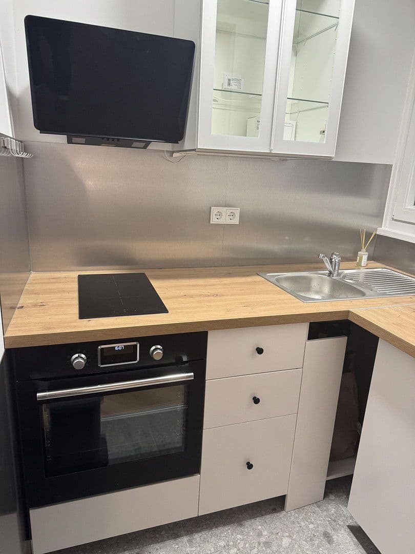 Prenájom bytu 1-izbový 36 m², Berlin, Berlín Prenájom bytu 1-izbový 36 m², Berlin, Berlín