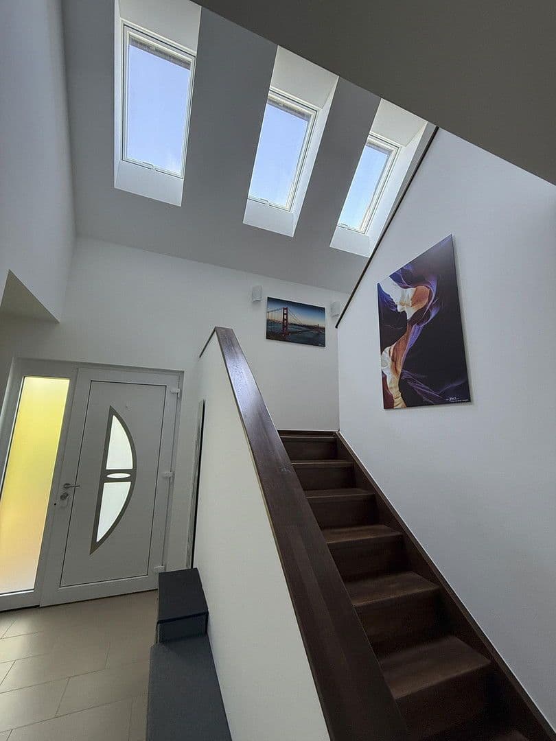 Predaj domu 220 m², pozemek 498 m², Kelsterbach, Hesensko Predaj domu 220 m², pozemek 498 m², Kelsterbach, Hesensko