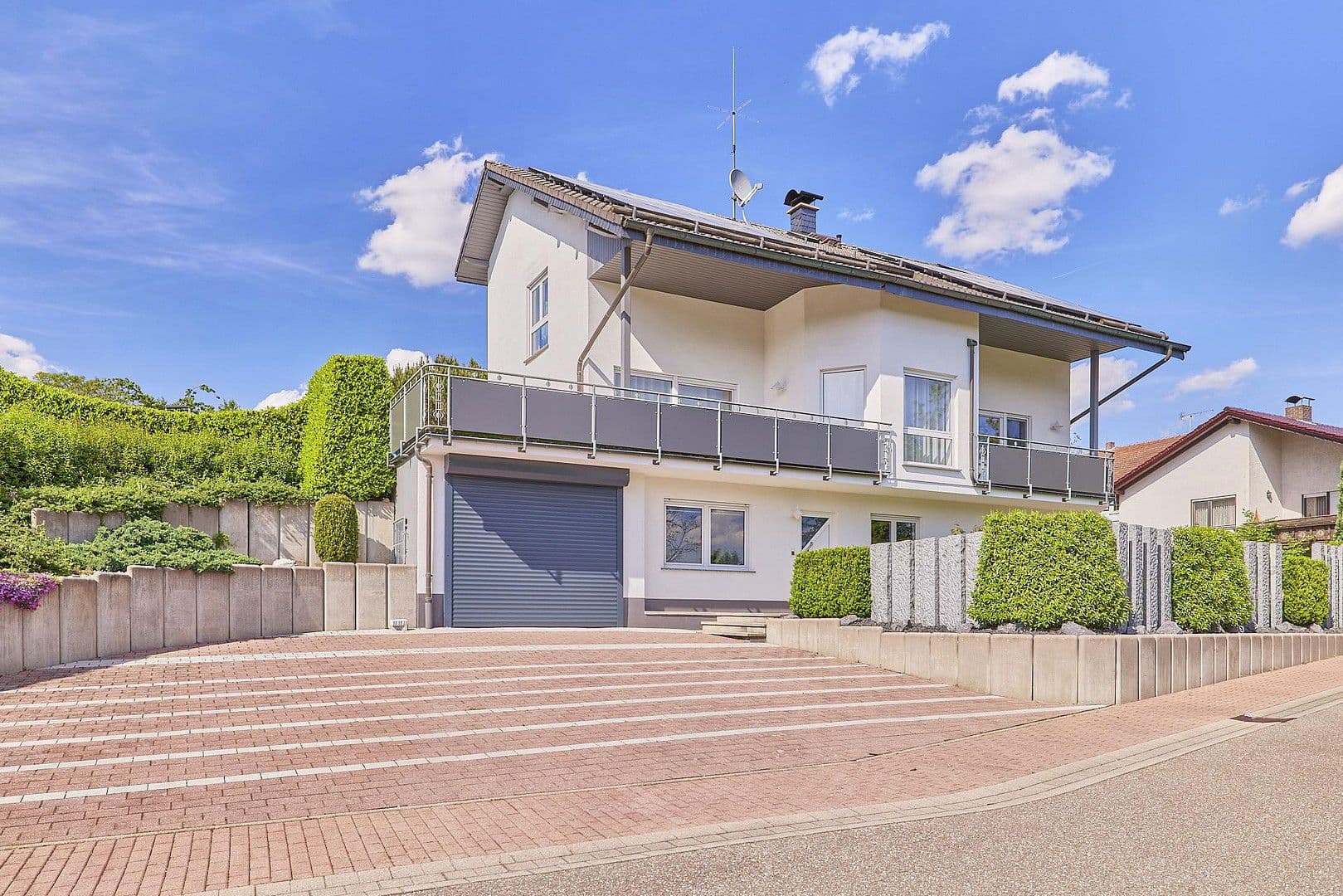 Prenájom bytu 6-izbový 230 m², Im Langenmorgen 2, Neckarsteinach, Hesensko Prenájom bytu 6-izbový 230 m², Im Langenmorgen 2, Neckarsteinach, Hesensko