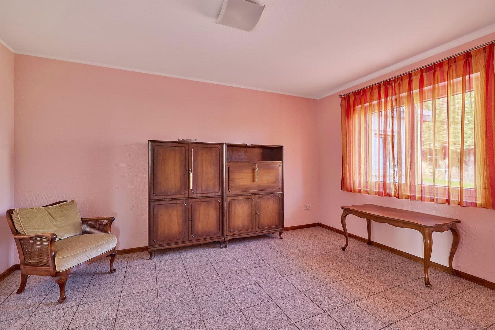 Prenájom bytu 6-izbový 230 m², Im Langenmorgen 2, Neckarsteinach, Hesensko Prenájom bytu 6-izbový 230 m², Im Langenmorgen 2, Neckarsteinach, Hesensko