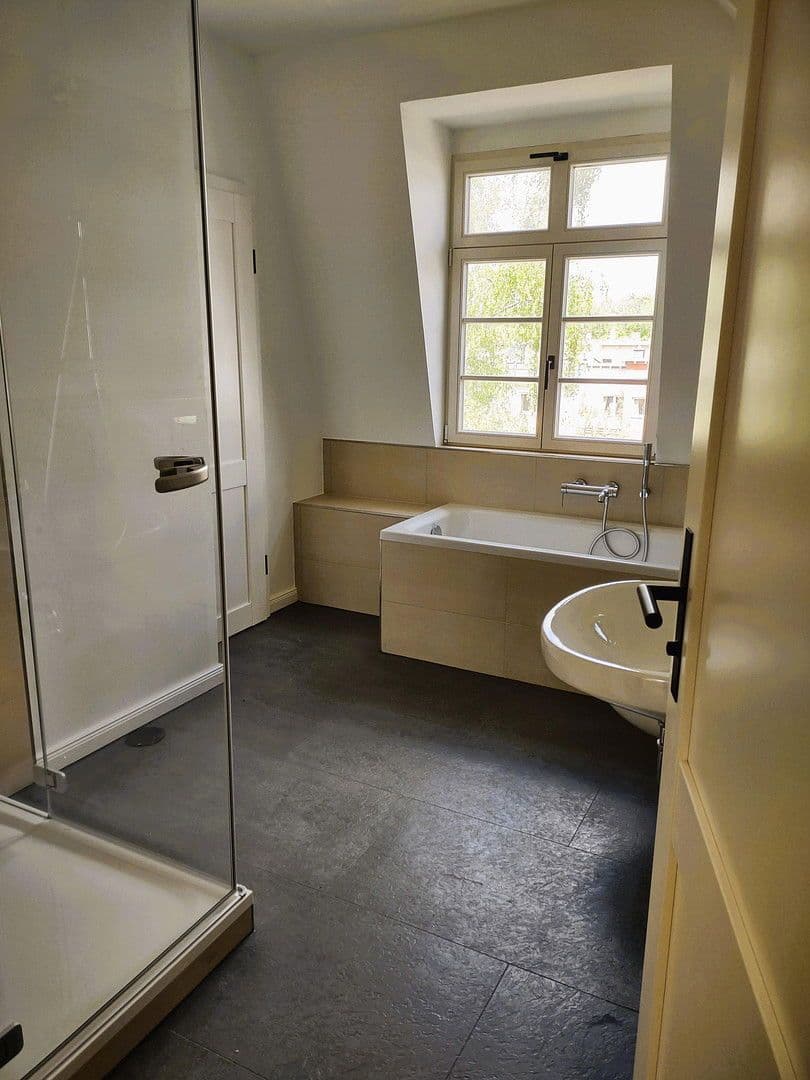 Predaj bytu 4-izbový 105 m², Mozartstr. 17, Halle, Sasko-Anhaltsko Predaj bytu 4-izbový 105 m², Mozartstr. 17, Halle, Sasko-Anhaltsko