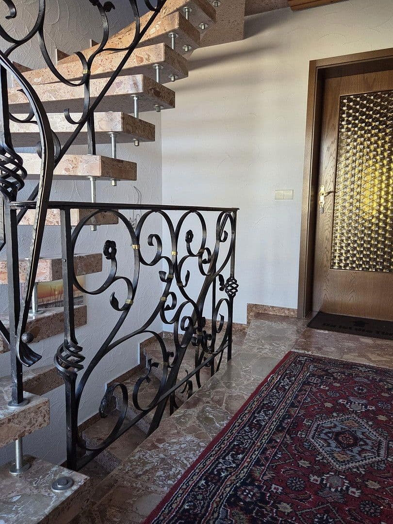 Predaj domu 209 m², pozemek 877 m², Böbingen an der Rems, Bádensko-Wurttembersko Predaj domu 209 m², pozemek 877 m², Böbingen an der Rems, Bádensko-Wurttembersko