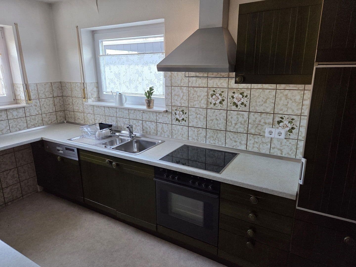 Predaj domu 209 m², pozemek 877 m², Böbingen an der Rems, Bádensko-Wurttembersko Predaj domu 209 m², pozemek 877 m², Böbingen an der Rems, Bádensko-Wurttembersko