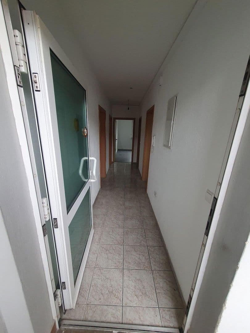 Prenájom bytu 4-izbový 104 m², Bahnhofstraße 98, Mühlacker, Bádensko-Wurttembersko Prenájom bytu 4-izbový 104 m², Bahnhofstraße 98, Mühlacker, Bádensko-Wurttembersko