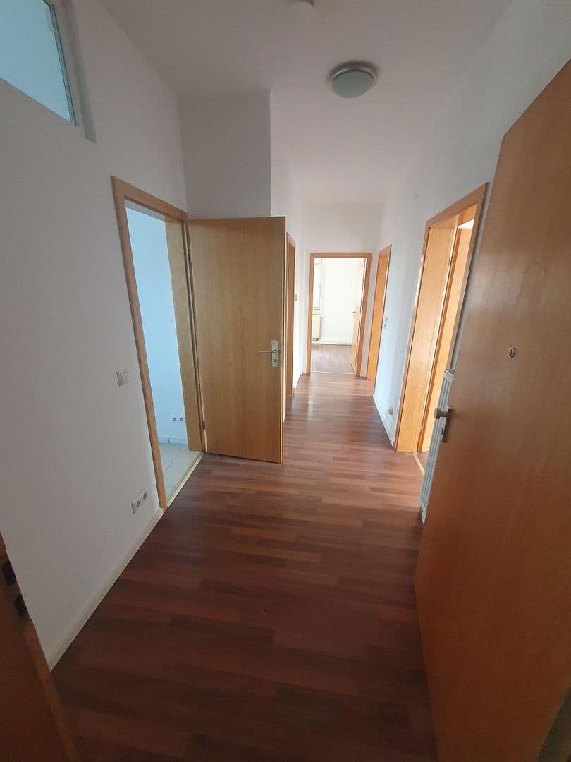Prenájom bytu 3-izbový 80 m², Hindenburgstraße 85, Mühlacker, Bádensko-Wurttembersko Prenájom bytu 3-izbový 80 m², Hindenburgstraße 85, Mühlacker, Bádensko-Wurttembersko