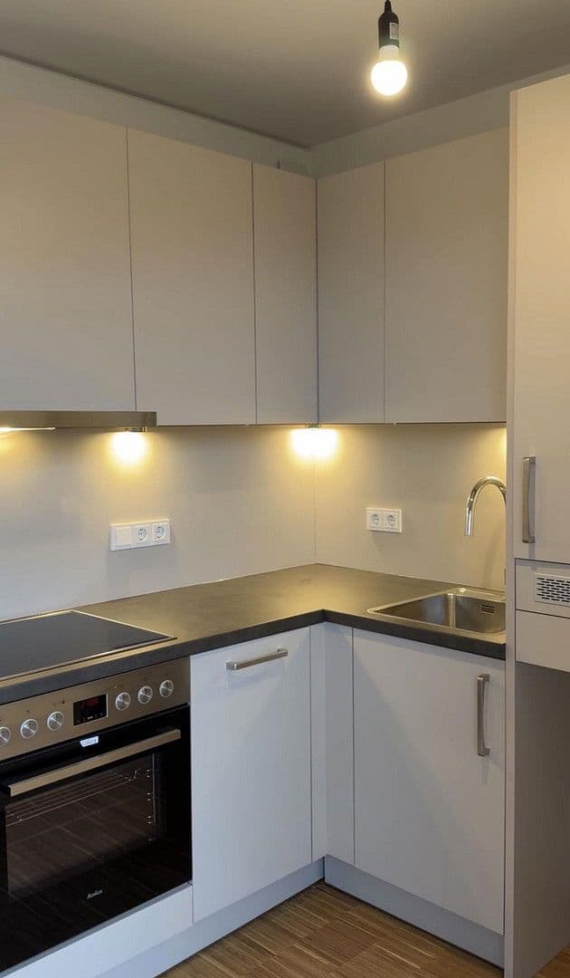 Prenájom bytu 1-izbový 33 m², Hamburg, Hamburg Prenájom bytu 1-izbový 33 m², Hamburg, Hamburg