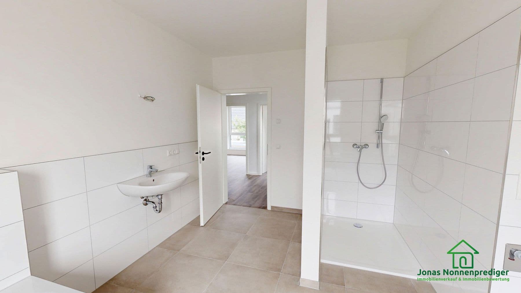 Predaj domu 144 m², pozemek 254 m², Kühls Acker 8, Schwerin, Meklenbursko-Predpomoransko Predaj domu 144 m², pozemek 254 m², Kühls Acker 8, Schwerin, Meklenbursko-Predpomoransko