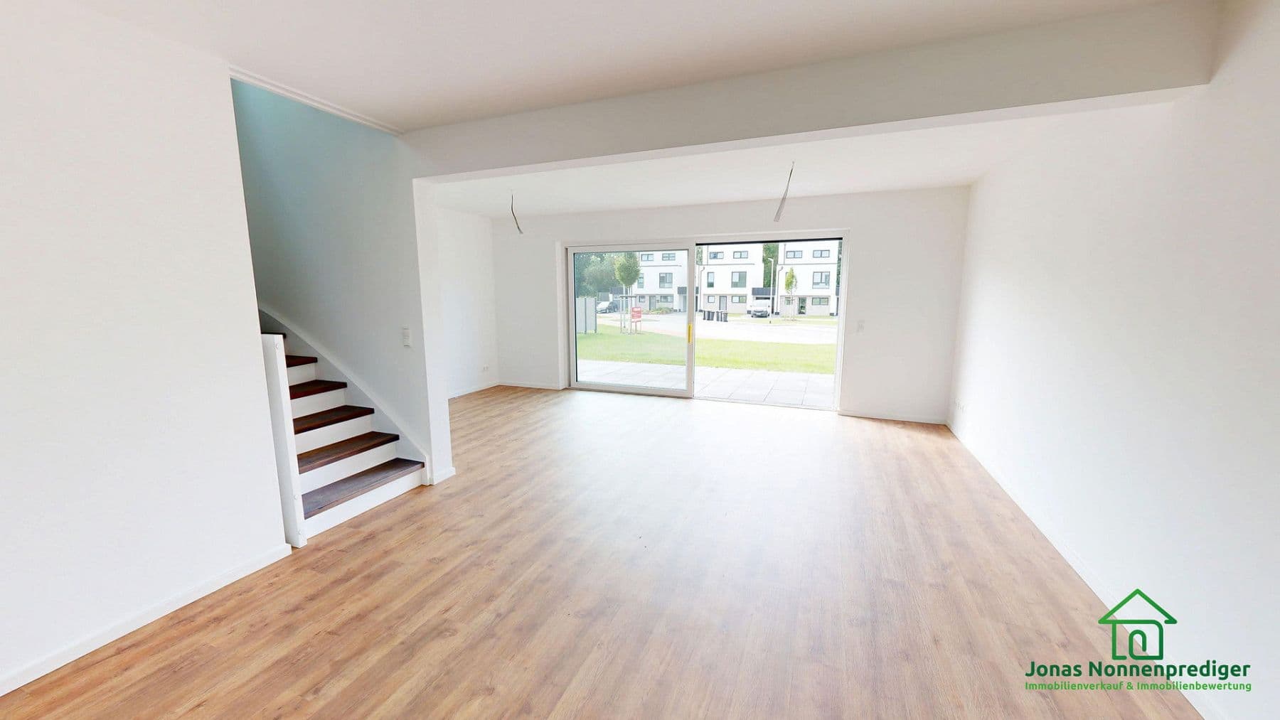 Predaj domu 144 m², pozemek 254 m², Kühls Acker 8, Schwerin, Meklenbursko-Predpomoransko Predaj domu 144 m², pozemek 254 m², Kühls Acker 8, Schwerin, Meklenbursko-Predpomoransko