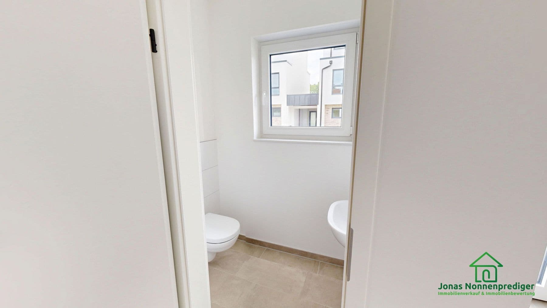 Predaj domu 144 m², pozemek 254 m², Kühls Acker 8, Schwerin, Meklenbursko-Predpomoransko Predaj domu 144 m², pozemek 254 m², Kühls Acker 8, Schwerin, Meklenbursko-Predpomoransko