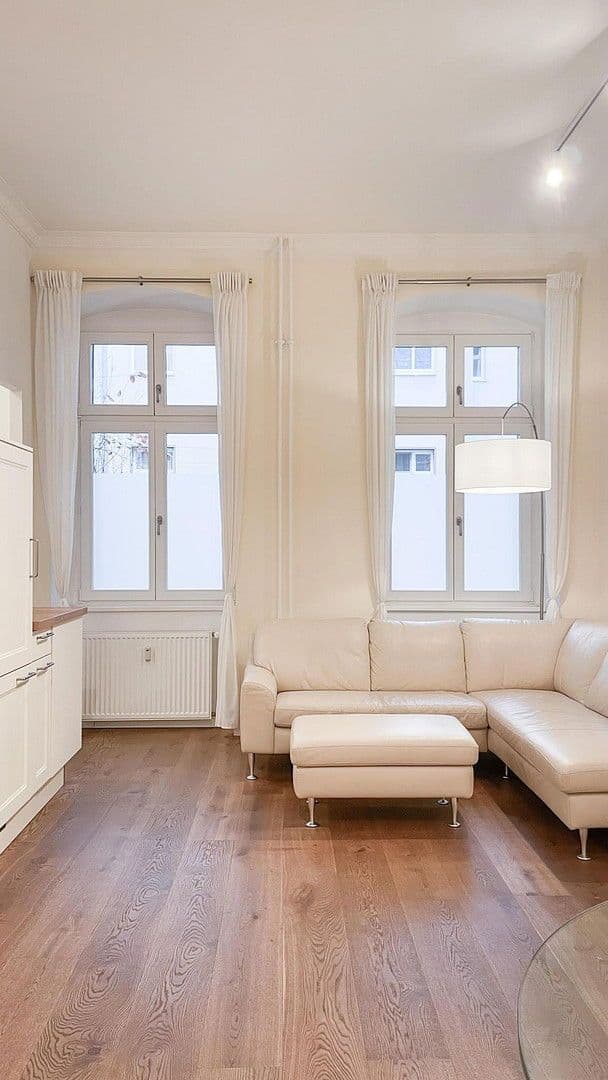 Prenájom bytu 3-izbový 81 m², Torstraße 225, Berlin, Berlín Prenájom bytu 3-izbový 81 m², Torstraße 225, Berlin, Berlín