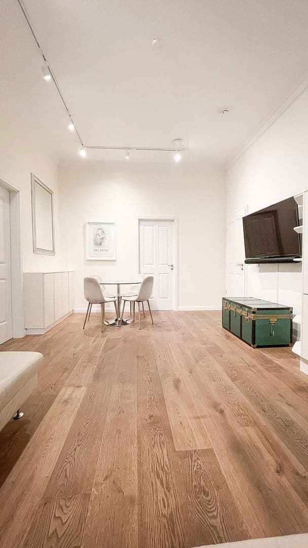 Prenájom bytu 3-izbový 81 m², Torstraße 225, Berlin, Berlín Prenájom bytu 3-izbový 81 m², Torstraße 225, Berlin, Berlín