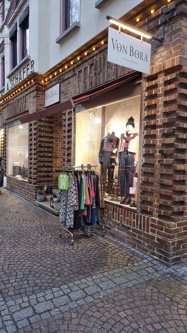 Prenájom nebytového priestoru 100 m², Bahnhofstr. 9, Rottenburg am Neckar, Bádensko-Wurttembersko Prenájom nebytového priestoru 100 m², Bahnhofstr. 9, Rottenburg am Neckar, Bádensko-Wurttembersko