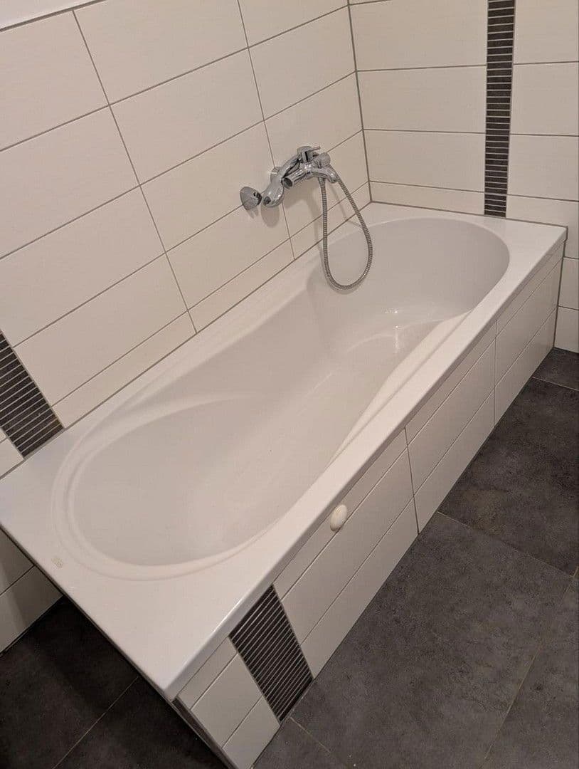 Prenájom bytu 3-izbový 120 m², Franz-Leonhard-Weg 3, Marburg, Hesensko Prenájom bytu 3-izbový 120 m², Franz-Leonhard-Weg 3, Marburg, Hesensko