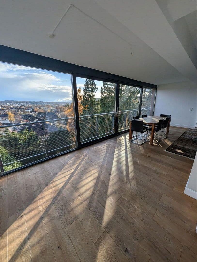 Prenájom bytu 3-izbový 120 m², Franz-Leonhard-Weg 3, Marburg, Hesensko Prenájom bytu 3-izbový 120 m², Franz-Leonhard-Weg 3, Marburg, Hesensko