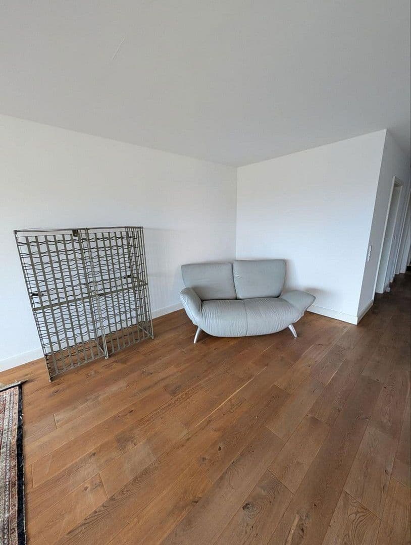 Prenájom bytu 3-izbový 120 m², Franz-Leonhard-Weg 3, Marburg, Hesensko Prenájom bytu 3-izbový 120 m², Franz-Leonhard-Weg 3, Marburg, Hesensko