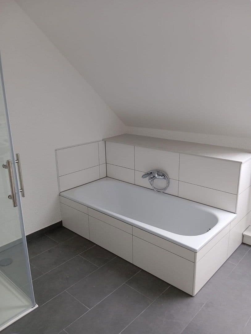 Prenájom domu 184 m², pozemek 255 m², Friedrich-Bertsche-Str. 48, Crailsheim, Bádensko-Wurttembersko Prenájom domu 184 m², pozemek 255 m², Friedrich-Bertsche-Str. 48, Crailsheim, Bádensko-Wurttembersko