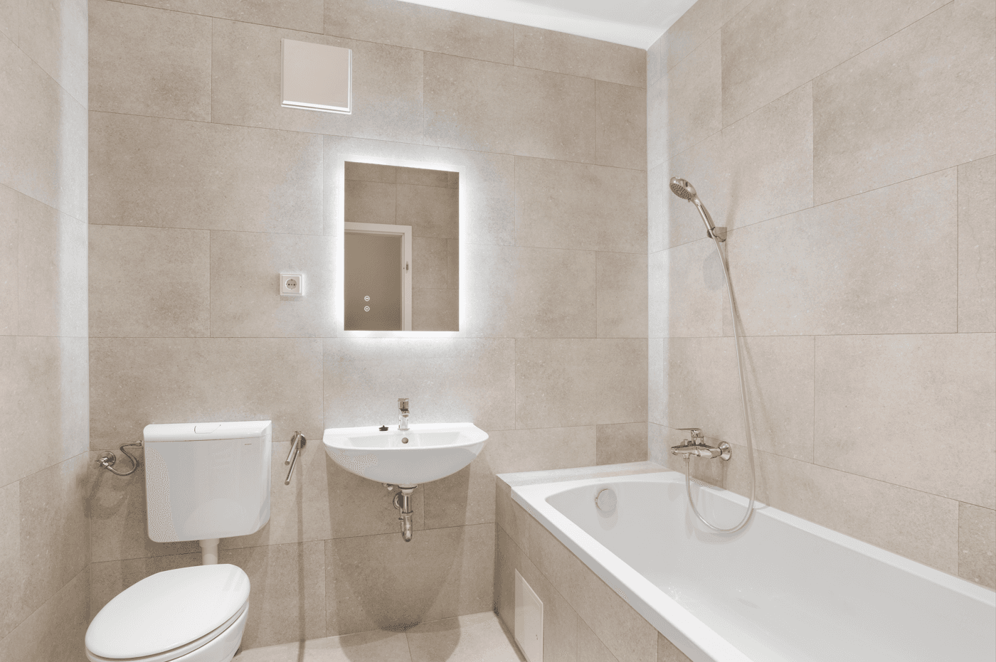 Prenájom bytu 1-izbový 102 m², H3 8, Mannheim, Bádensko-Wurttembersko Prenájom bytu 1-izbový 102 m², H3 8, Mannheim, Bádensko-Wurttembersko