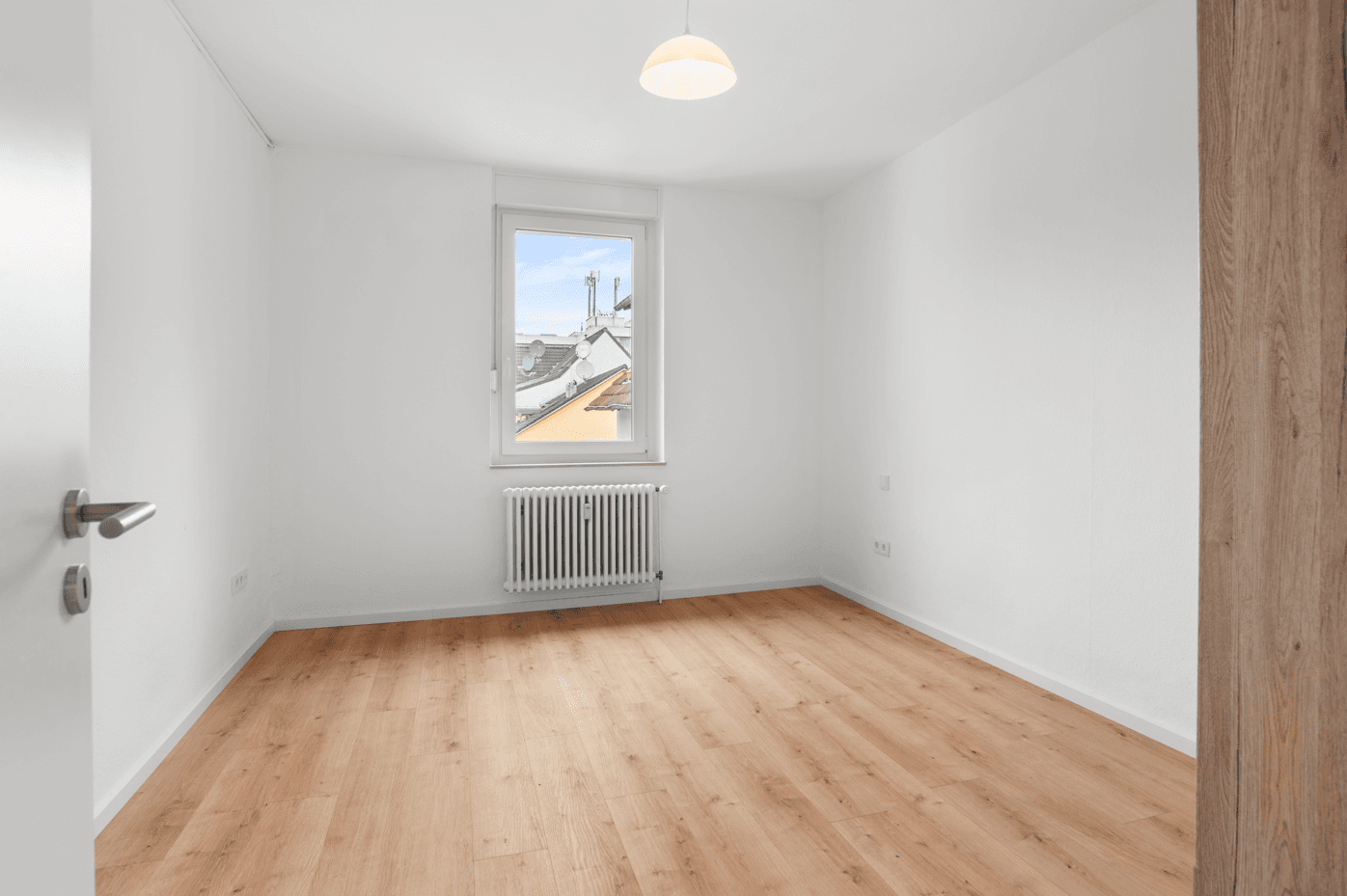 Prenájom bytu 1-izbový 102 m², H3 8, Mannheim, Bádensko-Wurttembersko Prenájom bytu 1-izbový 102 m², H3 8, Mannheim, Bádensko-Wurttembersko