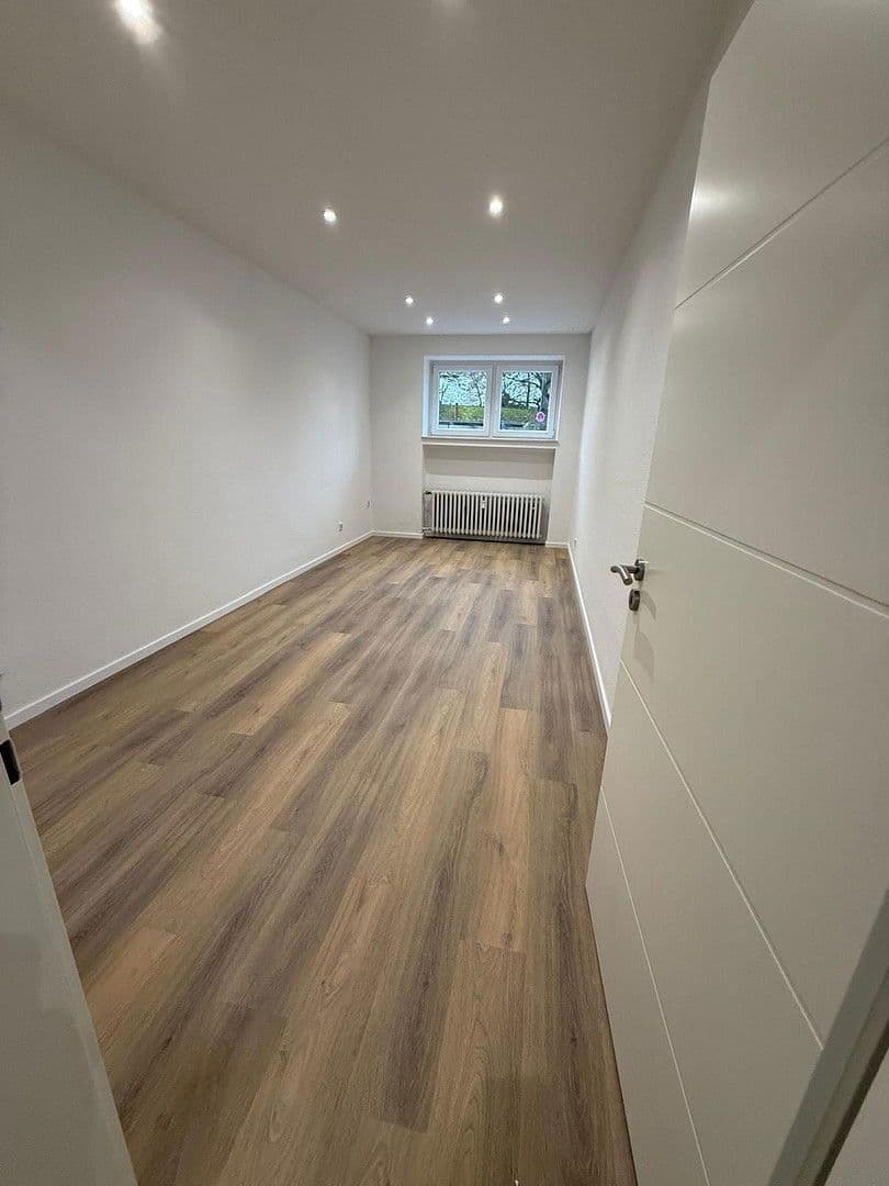 Prenájom bytu 4-izbový 107 m², Langenfeld (Rheinland), Severné Porýnie - Westfálsko Prenájom bytu 4-izbový 107 m², Langenfeld (Rheinland), Severné Porýnie - Westfálsko