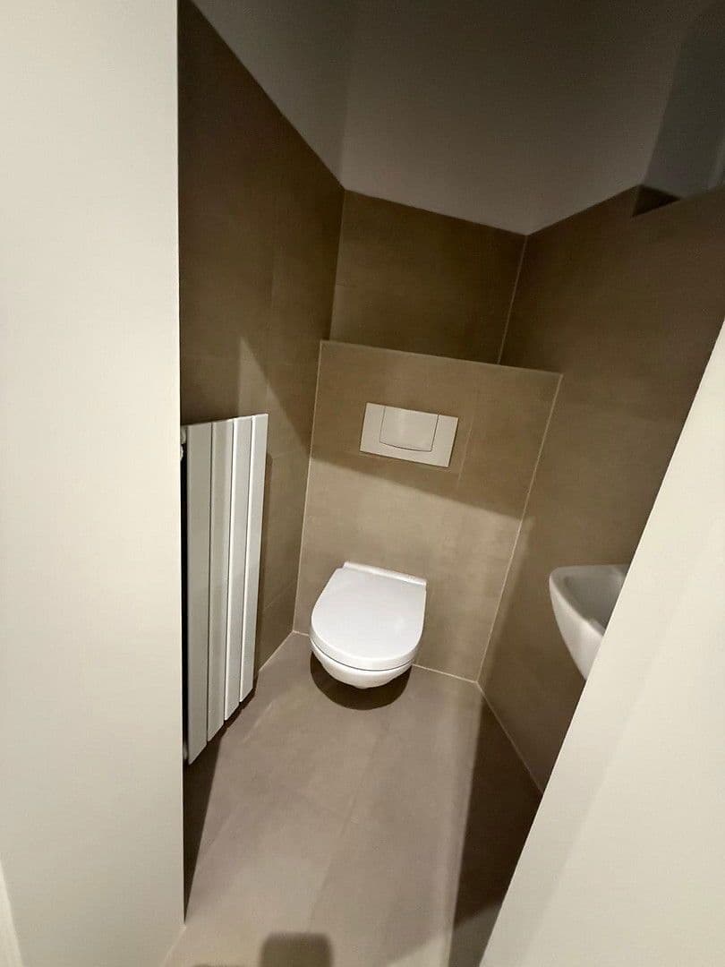 Prenájom bytu 4-izbový 107 m², Langenfeld (Rheinland), Severné Porýnie - Westfálsko Prenájom bytu 4-izbový 107 m², Langenfeld (Rheinland), Severné Porýnie - Westfálsko