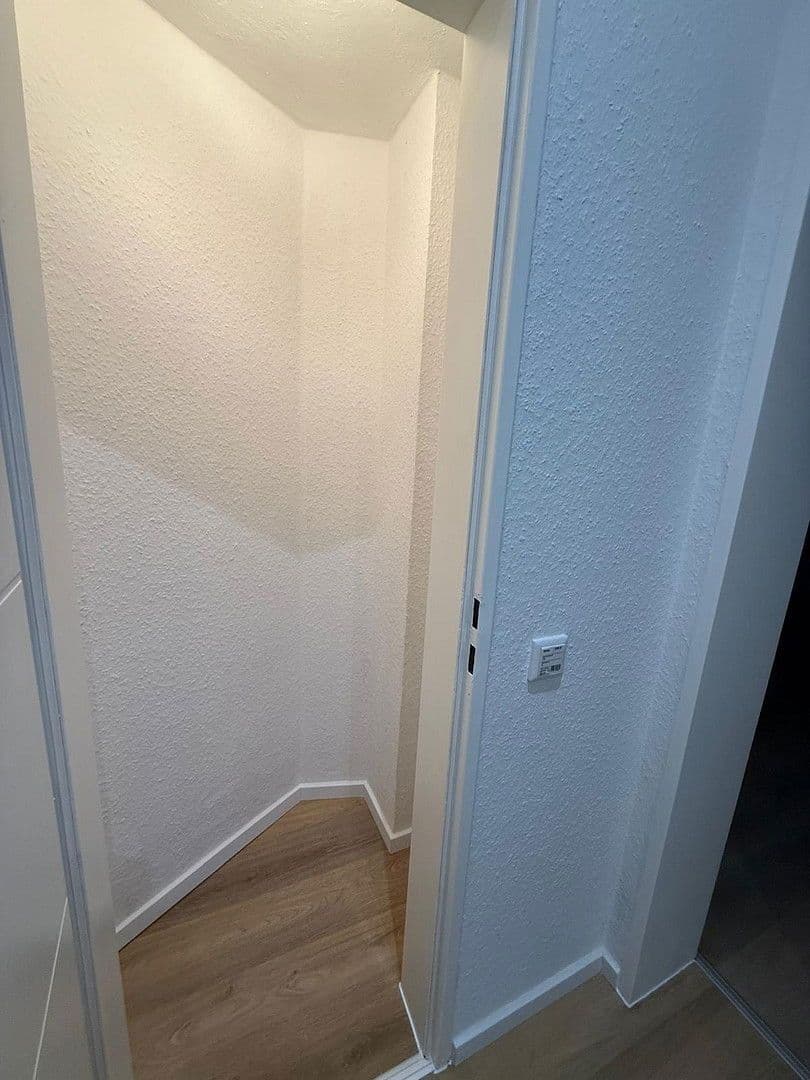 Prenájom bytu 4-izbový 107 m², Langenfeld (Rheinland), Severné Porýnie - Westfálsko Prenájom bytu 4-izbový 107 m², Langenfeld (Rheinland), Severné Porýnie - Westfálsko