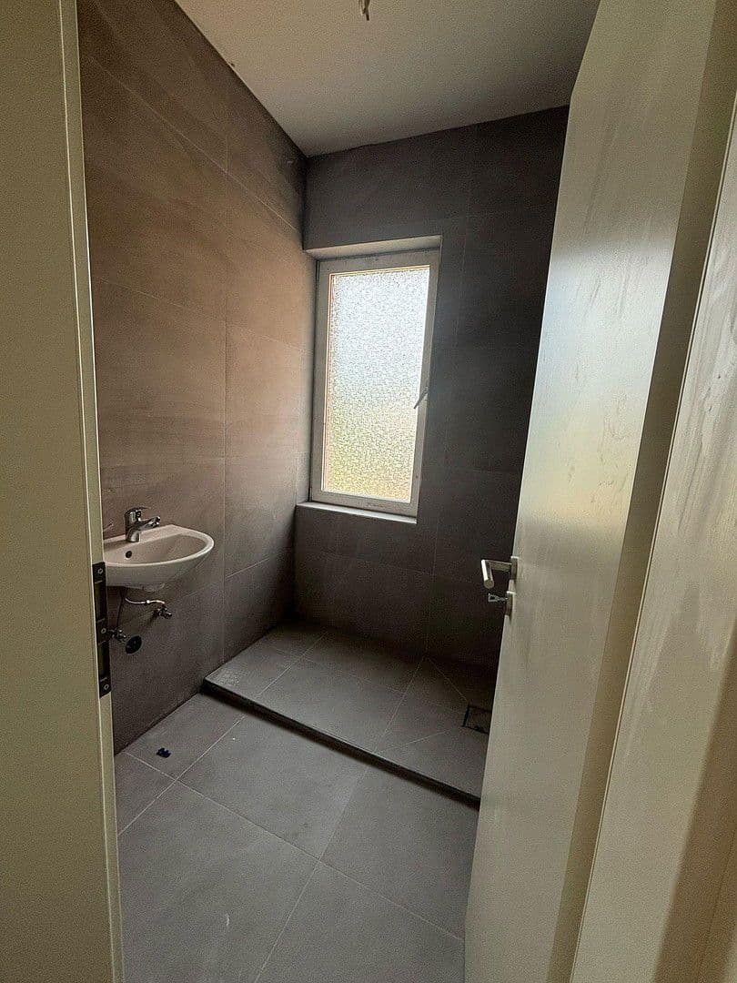 Prenájom bytu 3-izbový 70 m², Zabergäustr. 97, Stuttgart, Bádensko-Wurttembersko Prenájom bytu 3-izbový 70 m², Zabergäustr. 97, Stuttgart, Bádensko-Wurttembersko