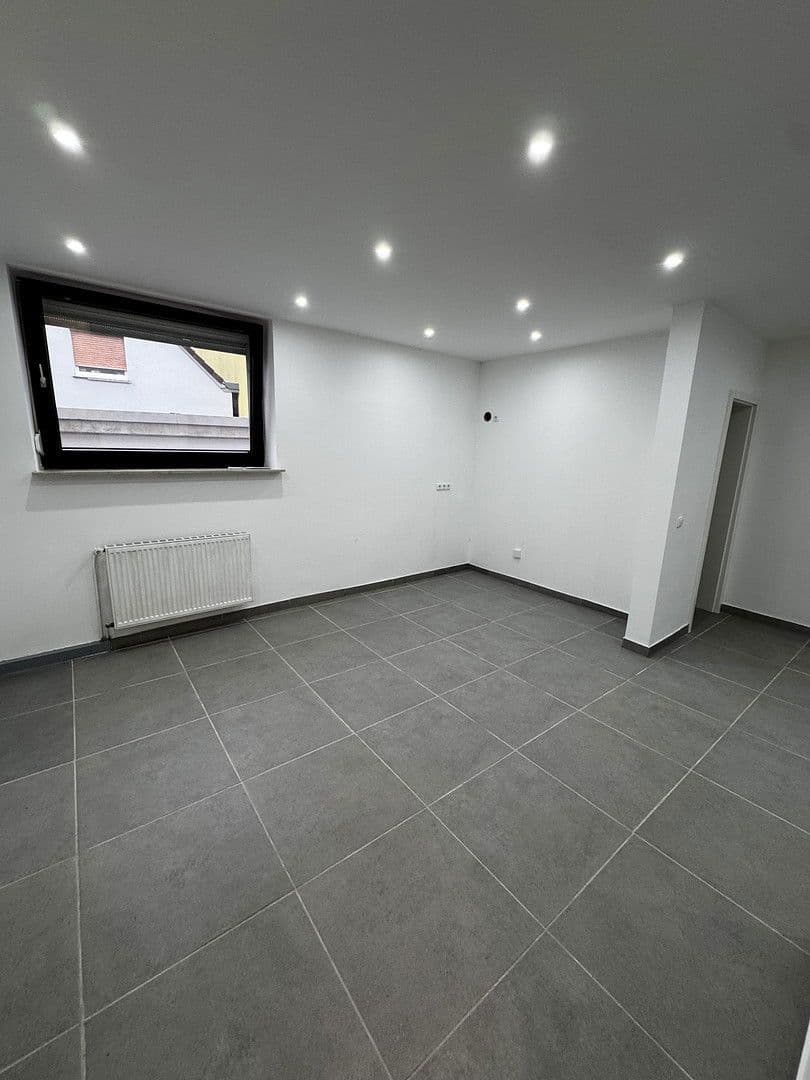 Prenájom bytu 3-izbový 110 m², Atzelbuckelstraße 5, Mannheim, Bádensko-Wurttembersko Prenájom bytu 3-izbový 110 m², Atzelbuckelstraße 5, Mannheim, Bádensko-Wurttembersko