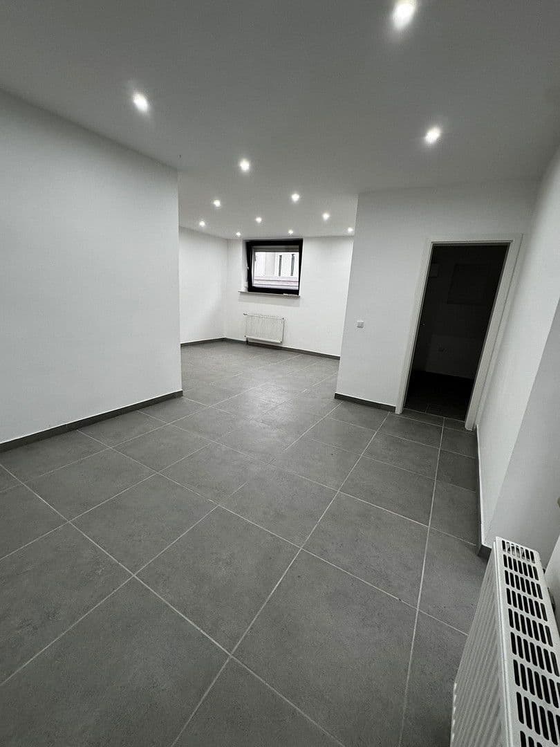 Prenájom bytu 3-izbový 110 m², Atzelbuckelstraße 5, Mannheim, Bádensko-Wurttembersko Prenájom bytu 3-izbový 110 m², Atzelbuckelstraße 5, Mannheim, Bádensko-Wurttembersko