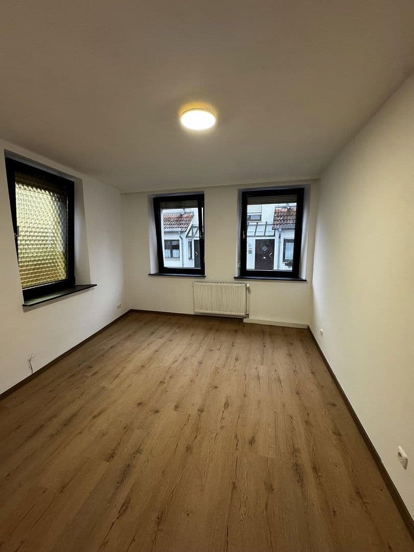 Prenájom bytu 3-izbový 110 m², Atzelbuckelstraße 5, Mannheim, Bádensko-Wurttembersko Prenájom bytu 3-izbový 110 m², Atzelbuckelstraße 5, Mannheim, Bádensko-Wurttembersko