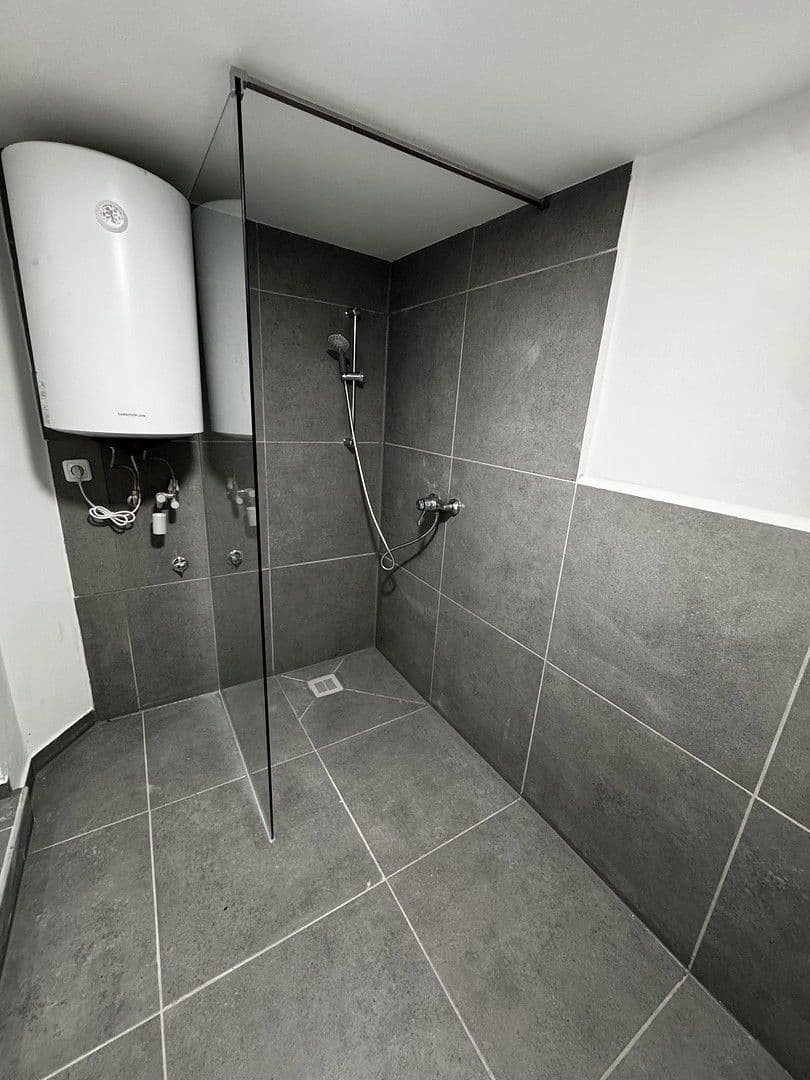 Prenájom bytu 3-izbový 110 m², Atzelbuckelstraße 5, Mannheim, Bádensko-Wurttembersko Prenájom bytu 3-izbový 110 m², Atzelbuckelstraße 5, Mannheim, Bádensko-Wurttembersko