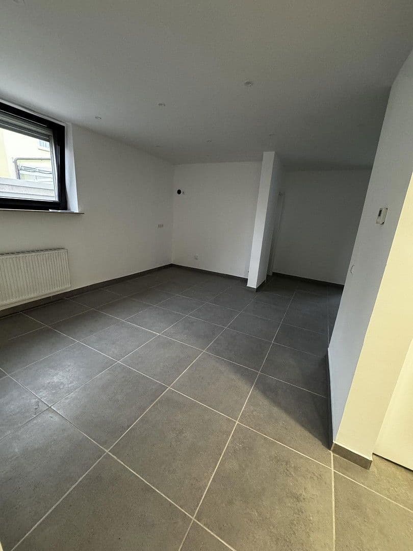 Prenájom bytu 3-izbový 110 m², Atzelbuckelstraße 5, Mannheim, Bádensko-Wurttembersko Prenájom bytu 3-izbový 110 m², Atzelbuckelstraße 5, Mannheim, Bádensko-Wurttembersko