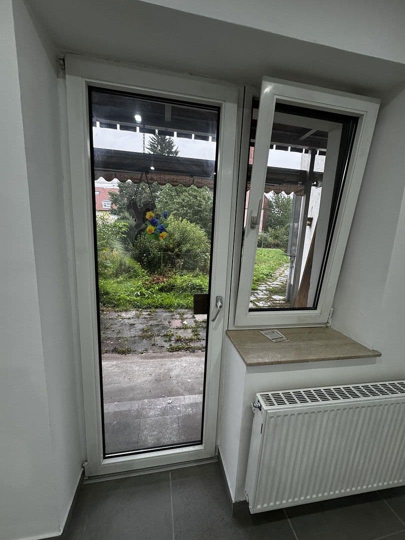 Prenájom bytu 3-izbový 110 m², Atzelbuckelstraße 5, Mannheim, Bádensko-Wurttembersko Prenájom bytu 3-izbový 110 m², Atzelbuckelstraße 5, Mannheim, Bádensko-Wurttembersko