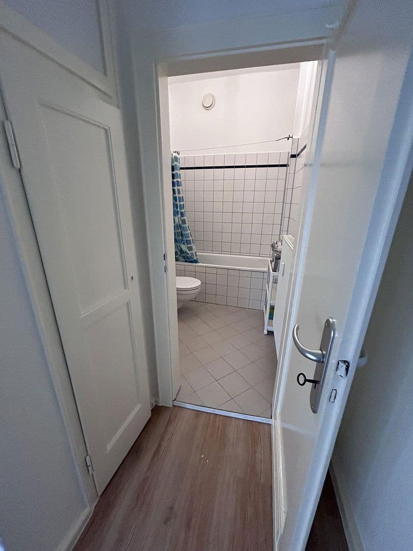 Prenájom bytu 1-izbový 58 m², Weserstraße 28, Berlin, Berlín Prenájom bytu 1-izbový 58 m², Weserstraße 28, Berlin, Berlín