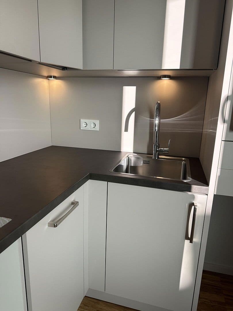 Prenájom bytu 1-izbový 33 m², Hamburg, Hamburg Prenájom bytu 1-izbový 33 m², Hamburg, Hamburg