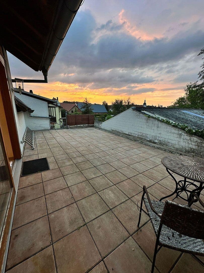 Prenájom bytu 6-izbový 197 m², Leininger Str. 25, Enkenbach-Alsenborn, Porýnie-Falcko Prenájom bytu 6-izbový 197 m², Leininger Str. 25, Enkenbach-Alsenborn, Porýnie-Falcko