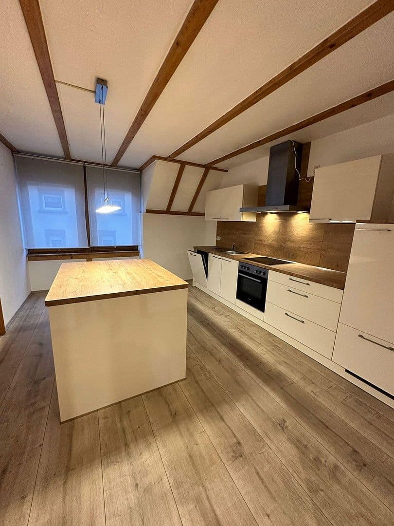 Prenájom bytu 6-izbový 197 m², Leininger Str. 25, Enkenbach-Alsenborn, Porýnie-Falcko Prenájom bytu 6-izbový 197 m², Leininger Str. 25, Enkenbach-Alsenborn, Porýnie-Falcko