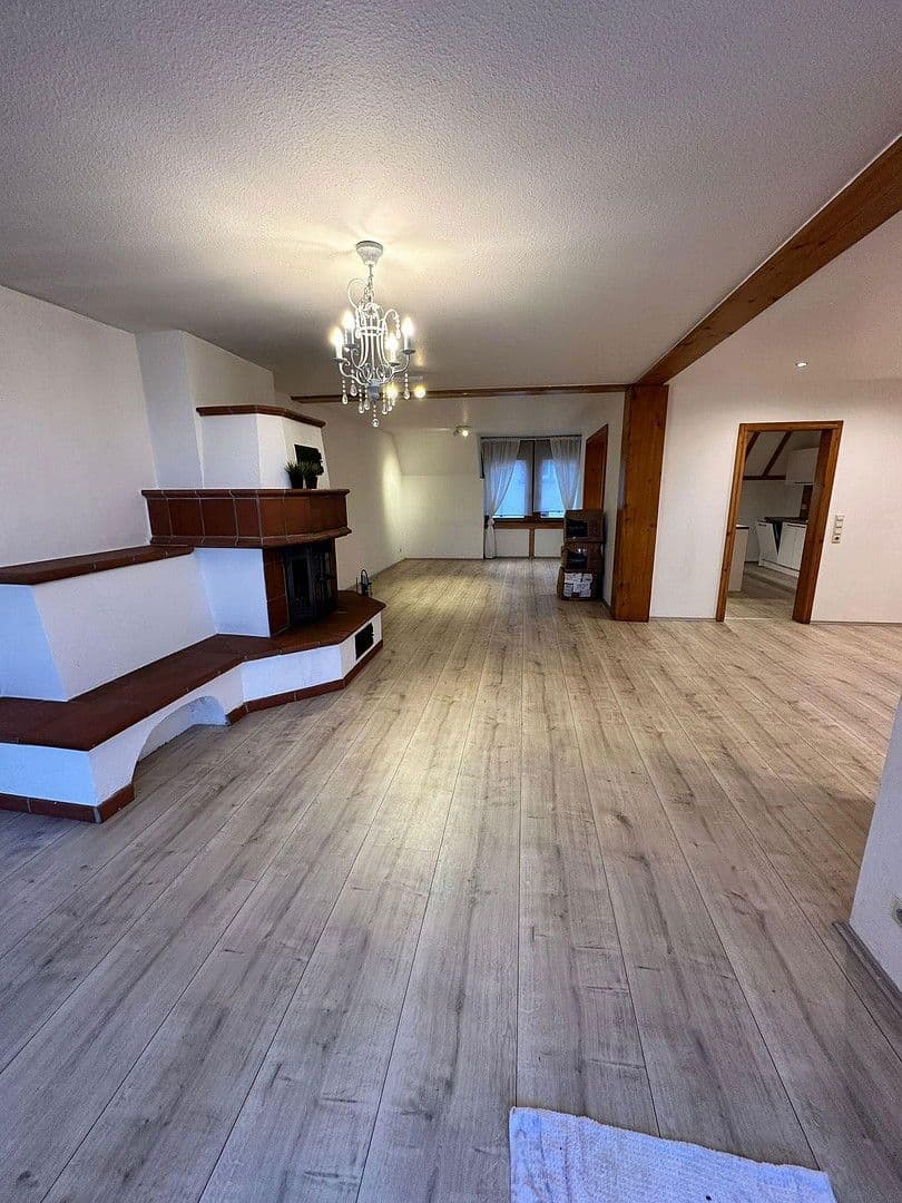 Prenájom bytu 6-izbový 197 m², Leininger Str. 25, Enkenbach-Alsenborn, Porýnie-Falcko Prenájom bytu 6-izbový 197 m², Leininger Str. 25, Enkenbach-Alsenborn, Porýnie-Falcko