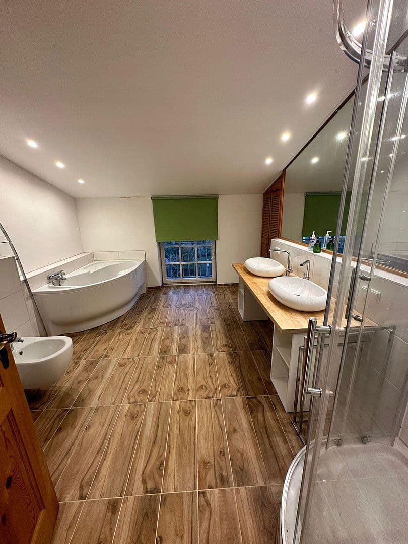 Prenájom bytu 6-izbový 197 m², Leininger Str. 25, Enkenbach-Alsenborn, Porýnie-Falcko Prenájom bytu 6-izbový 197 m², Leininger Str. 25, Enkenbach-Alsenborn, Porýnie-Falcko