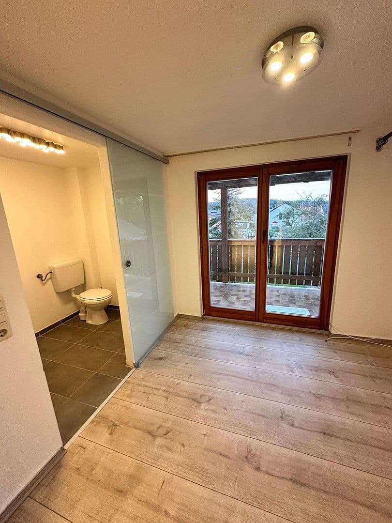 Prenájom bytu 6-izbový 197 m², Leininger Str. 25, Enkenbach-Alsenborn, Porýnie-Falcko Prenájom bytu 6-izbový 197 m², Leininger Str. 25, Enkenbach-Alsenborn, Porýnie-Falcko