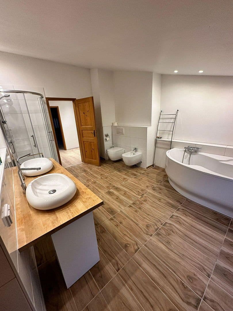 Prenájom bytu 6-izbový 197 m², Leininger Str. 25, Enkenbach-Alsenborn, Porýnie-Falcko Prenájom bytu 6-izbový 197 m², Leininger Str. 25, Enkenbach-Alsenborn, Porýnie-Falcko