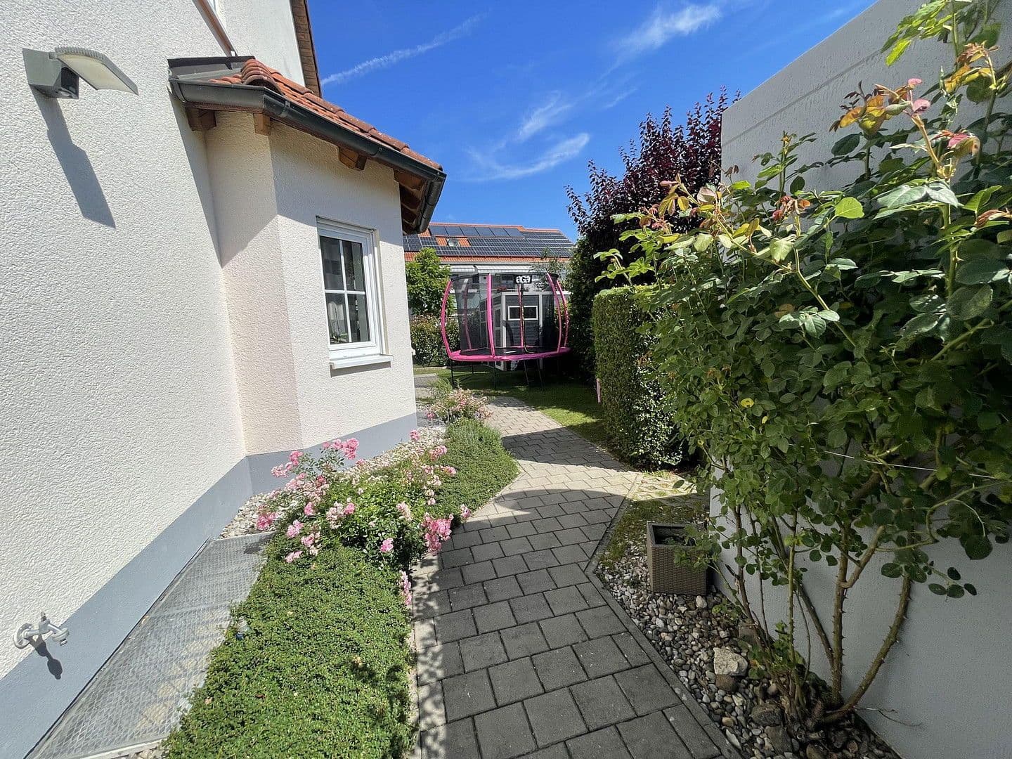 Predaj domu 143 m², pozemek 318 m², Seukendorf, Bavorsko Predaj domu 143 m², pozemek 318 m², Seukendorf, Bavorsko