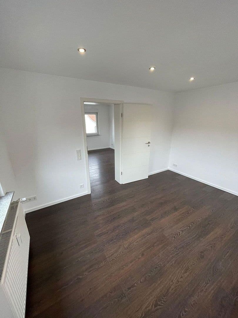 Prenájom bytu 3-izbový 75 m², Römerberg, Porýnie-Falcko Prenájom bytu 3-izbový 75 m², Römerberg, Porýnie-Falcko