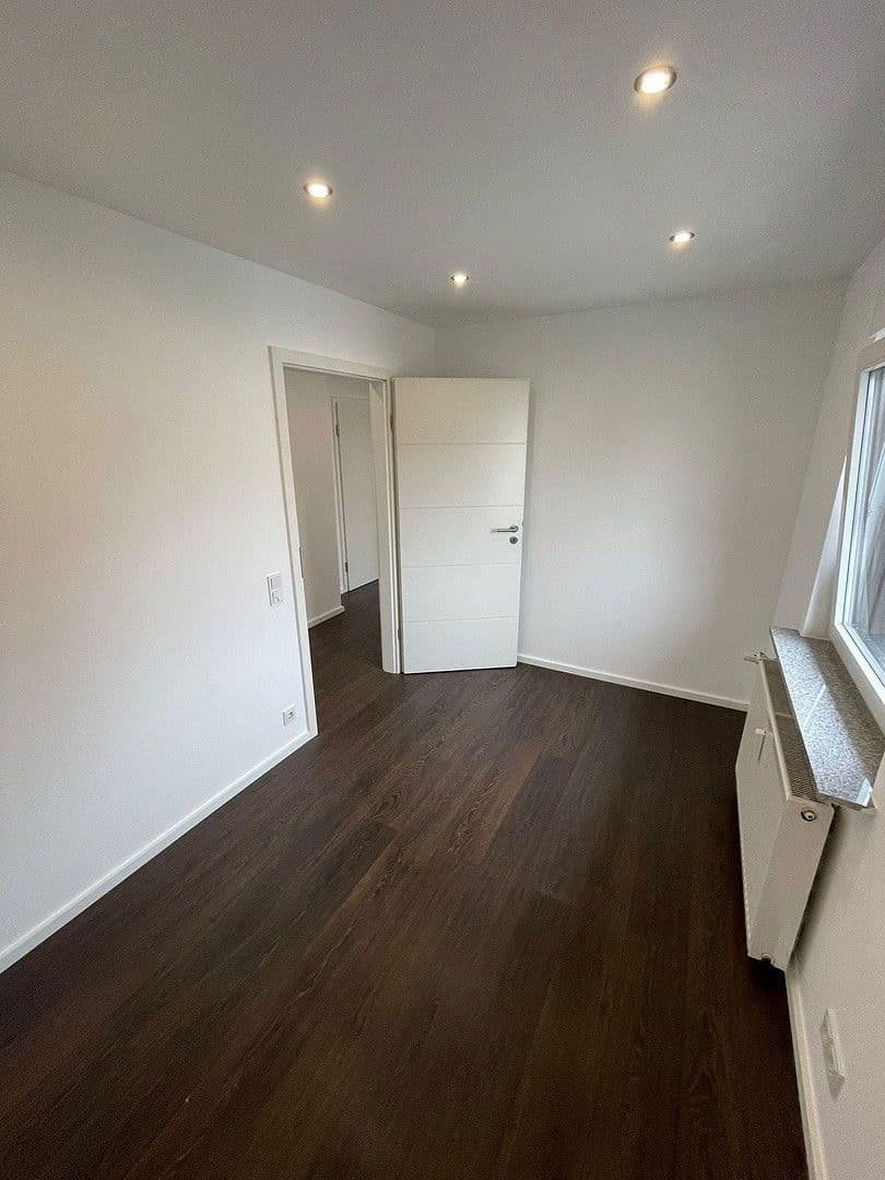 Prenájom bytu 3-izbový 75 m², Römerberg, Porýnie-Falcko Prenájom bytu 3-izbový 75 m², Römerberg, Porýnie-Falcko