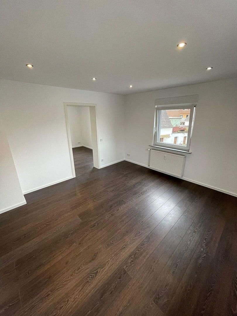 Prenájom bytu 3-izbový 75 m², Römerberg, Porýnie-Falcko Prenájom bytu 3-izbový 75 m², Römerberg, Porýnie-Falcko