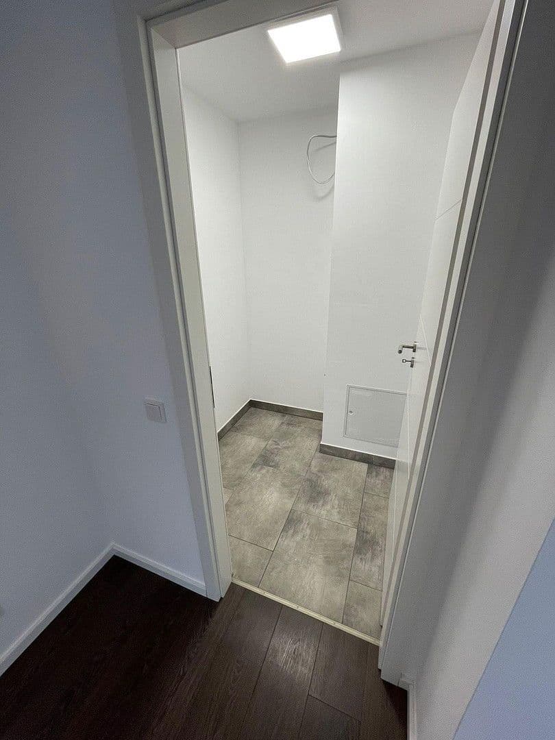 Prenájom bytu 3-izbový 75 m², Römerberg, Porýnie-Falcko Prenájom bytu 3-izbový 75 m², Römerberg, Porýnie-Falcko