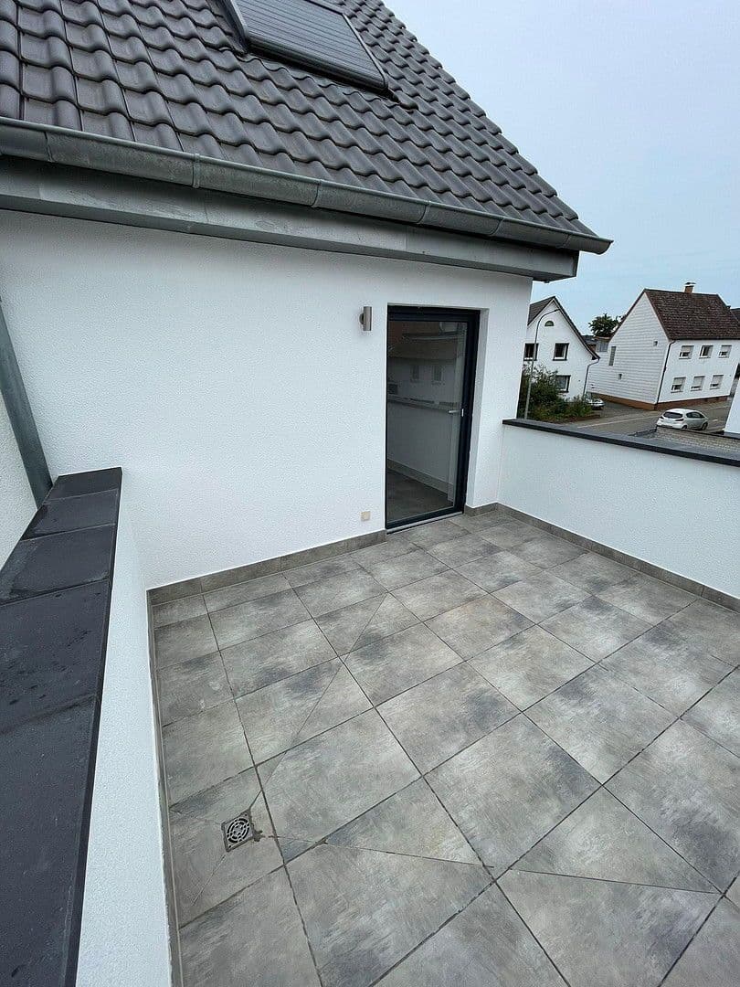 Prenájom bytu 3-izbový 75 m², Römerberg, Porýnie-Falcko Prenájom bytu 3-izbový 75 m², Römerberg, Porýnie-Falcko