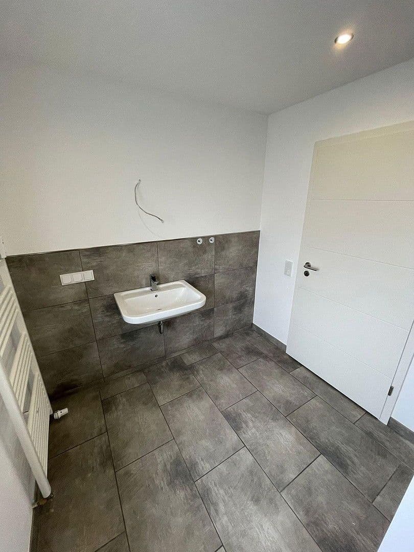 Prenájom bytu 3-izbový 75 m², Römerberg, Porýnie-Falcko Prenájom bytu 3-izbový 75 m², Römerberg, Porýnie-Falcko