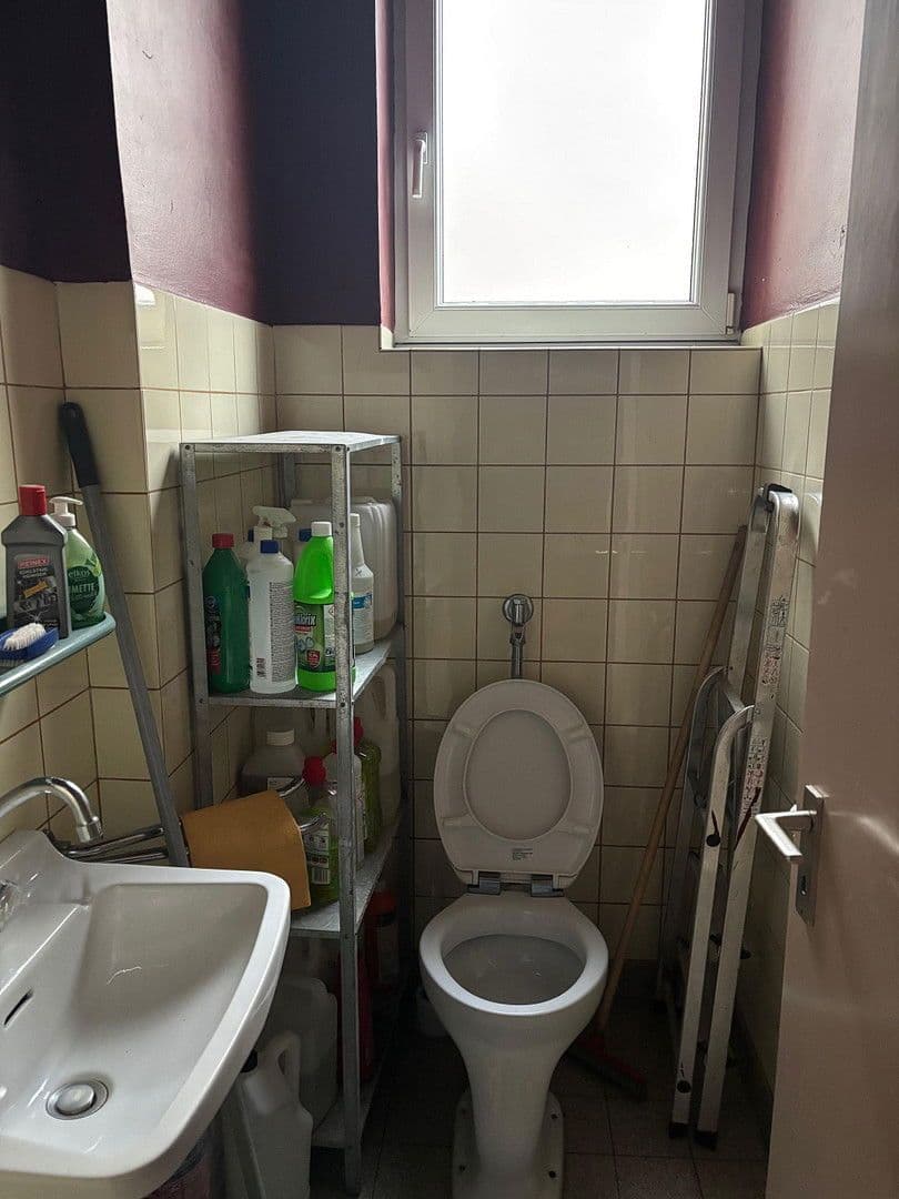 Predaj domu 482 m², pozemek 780 m², Uhlandstraße 8, Sulzbach-Rosenberg, Bavorsko Predaj domu 482 m², pozemek 780 m², Uhlandstraße 8, Sulzbach-Rosenberg, Bavorsko