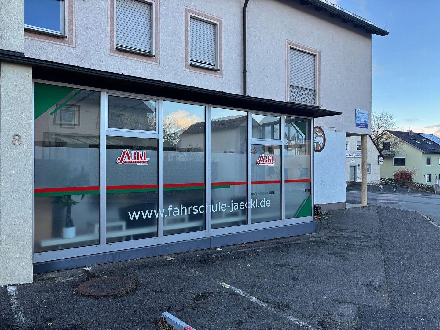 Predaj domu 482 m², pozemek 780 m², Uhlandstraße 8, Sulzbach-Rosenberg, Bavorsko Predaj domu 482 m², pozemek 780 m², Uhlandstraße 8, Sulzbach-Rosenberg, Bavorsko