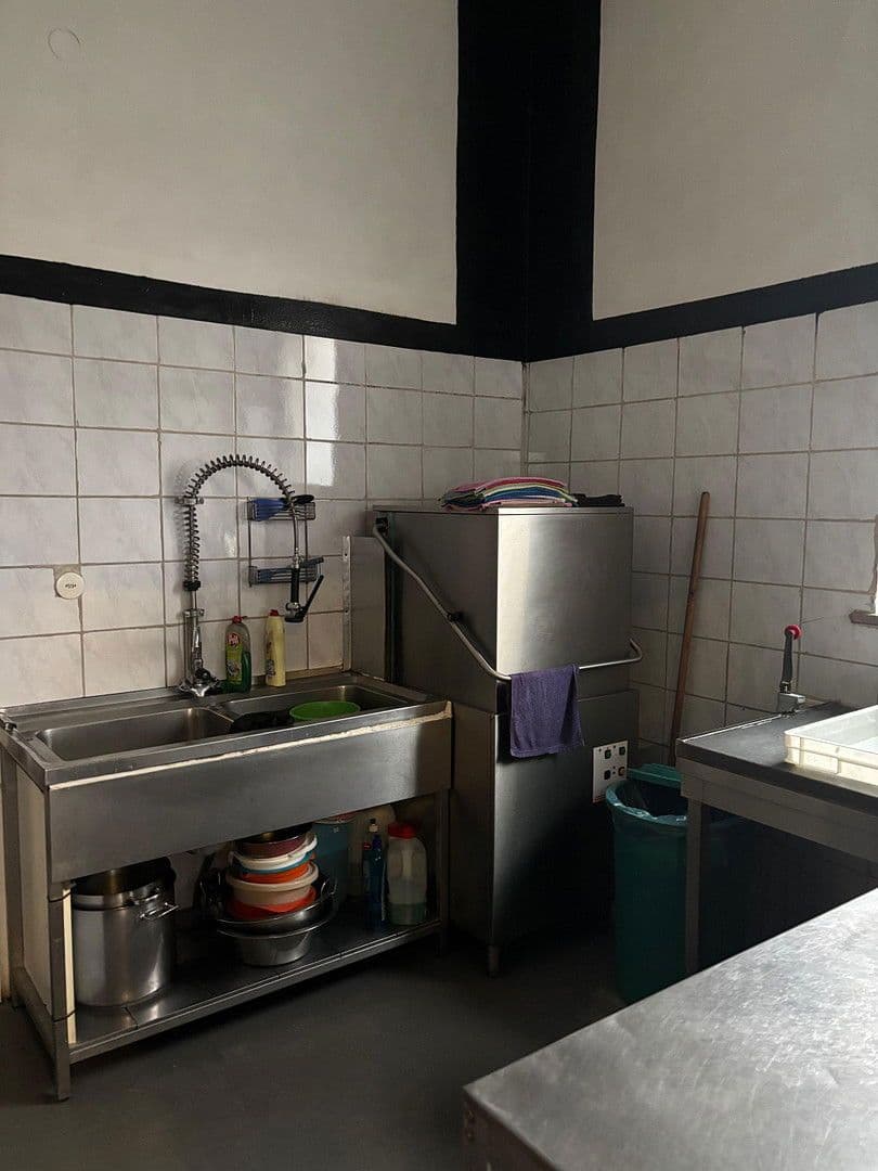 Predaj domu 482 m², pozemek 780 m², Uhlandstraße 8, Sulzbach-Rosenberg, Bavorsko Predaj domu 482 m², pozemek 780 m², Uhlandstraße 8, Sulzbach-Rosenberg, Bavorsko